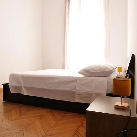 Fogagnolo's House - Vicino Metropolitana Apartment *